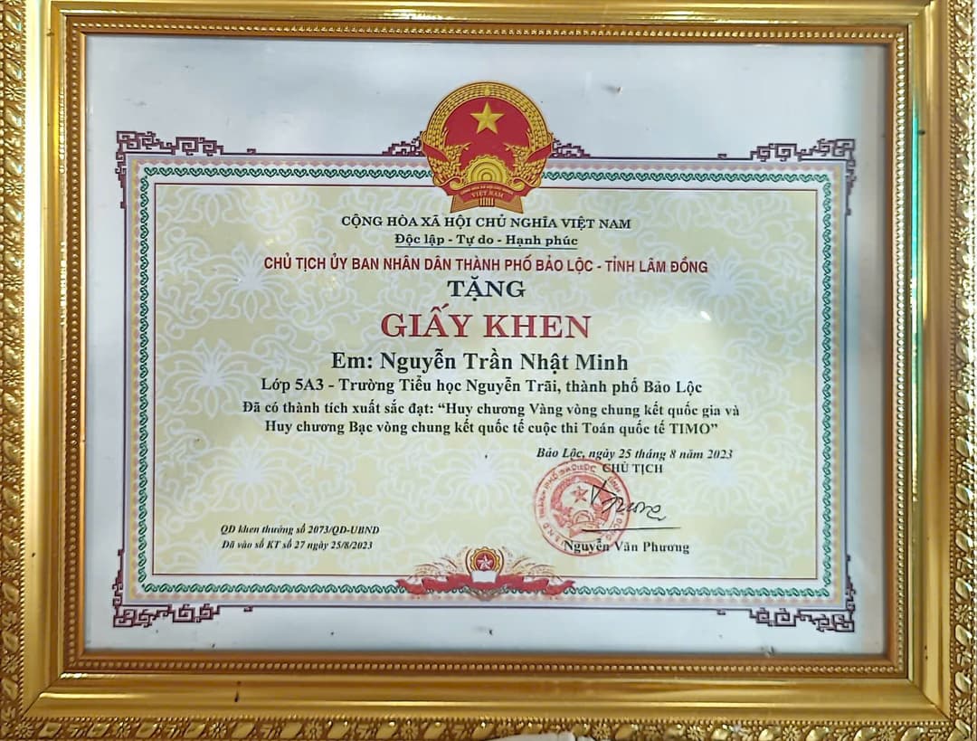 Bao Loc City People's Committee - Gold & Silver Medal Recognition