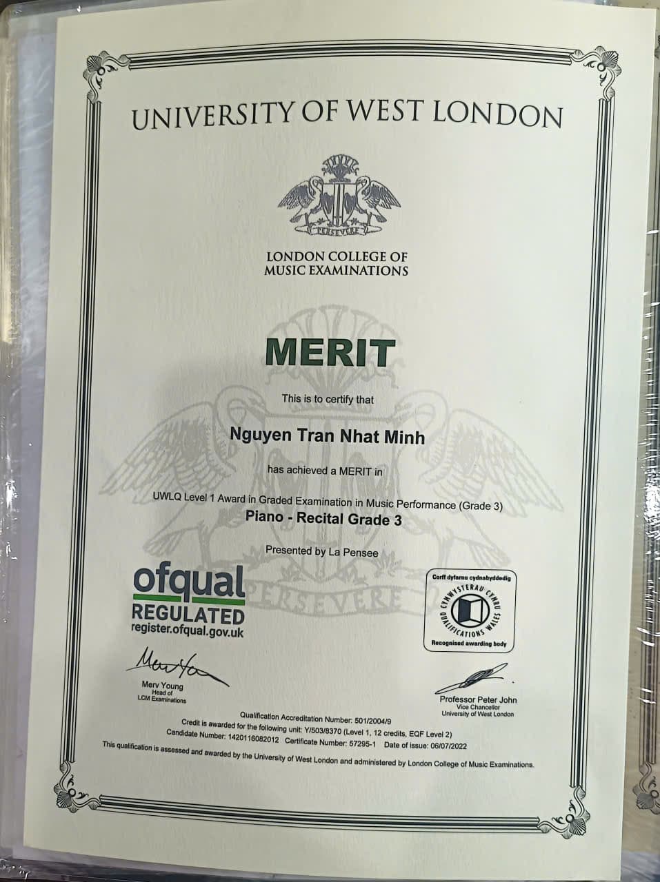 Piano LCM Grade 3 - MERIT